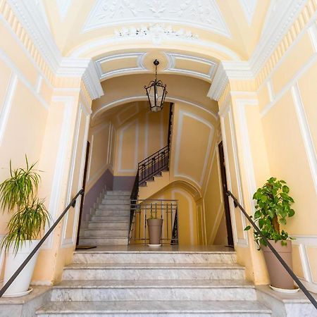 Grand Classic Apartment At San Martino By Napoliapartments Екстериор снимка