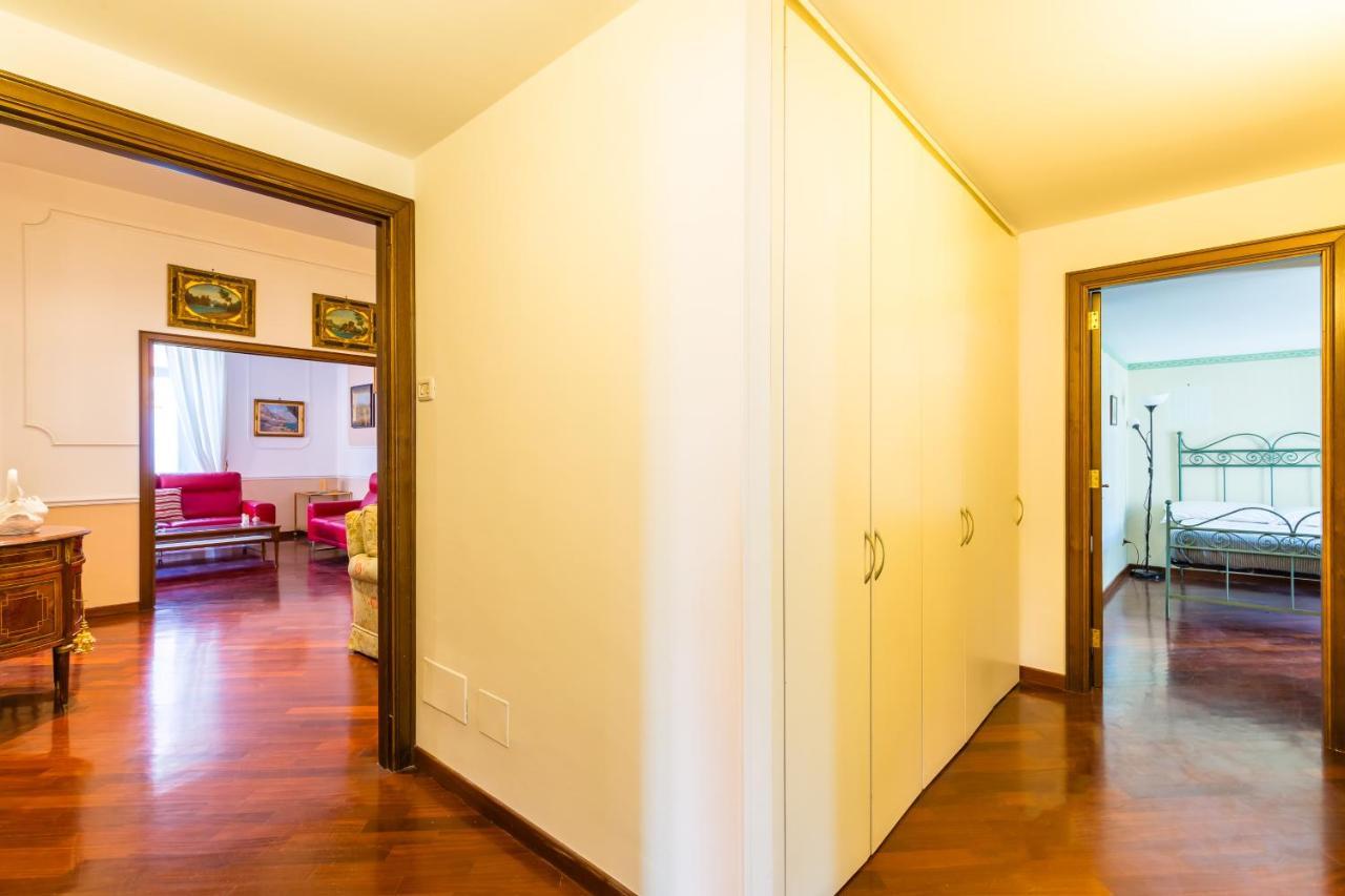 Grand Classic Apartment At San Martino By Napoliapartments Екстериор снимка