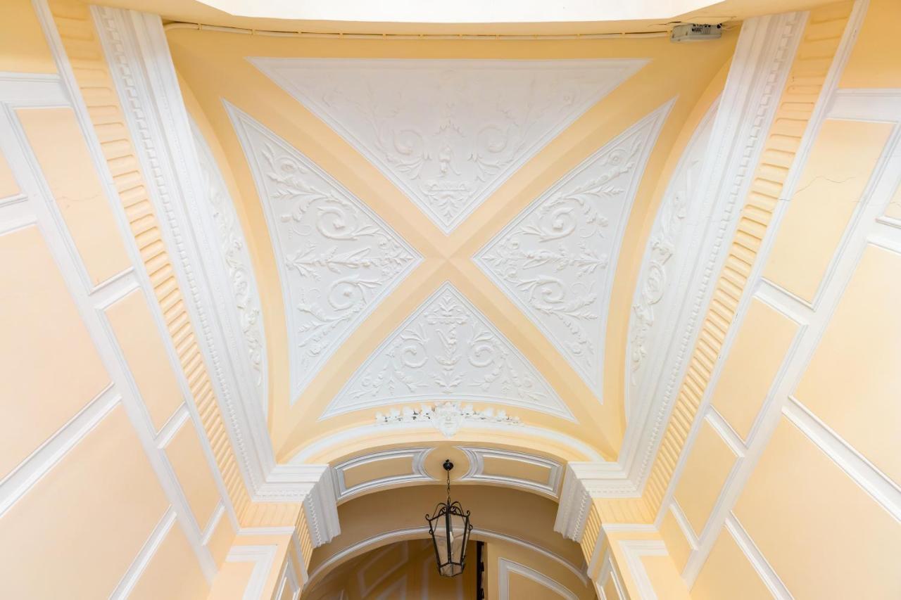 Grand Classic Apartment At San Martino By Napoliapartments Екстериор снимка