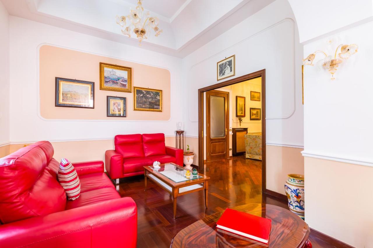 Grand Classic Apartment At San Martino By Napoliapartments Екстериор снимка