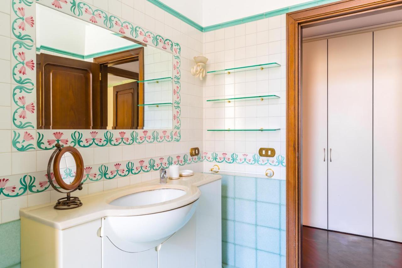 Grand Classic Apartment At San Martino By Napoliapartments Екстериор снимка