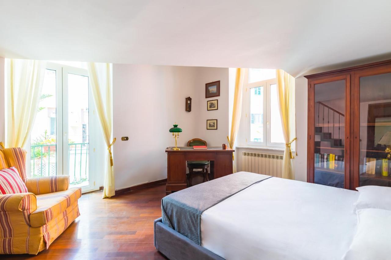 Grand Classic Apartment At San Martino By Napoliapartments Екстериор снимка